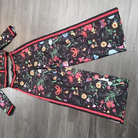 Fashion Nova Black Floral 2 piece pants  with crop top size S - Picture 4 of 11